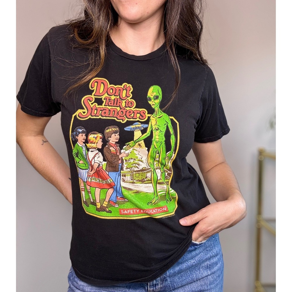 Steven Rhodes Don't Talk to Strangers Alien Graphic Tee, Black Small Halloween